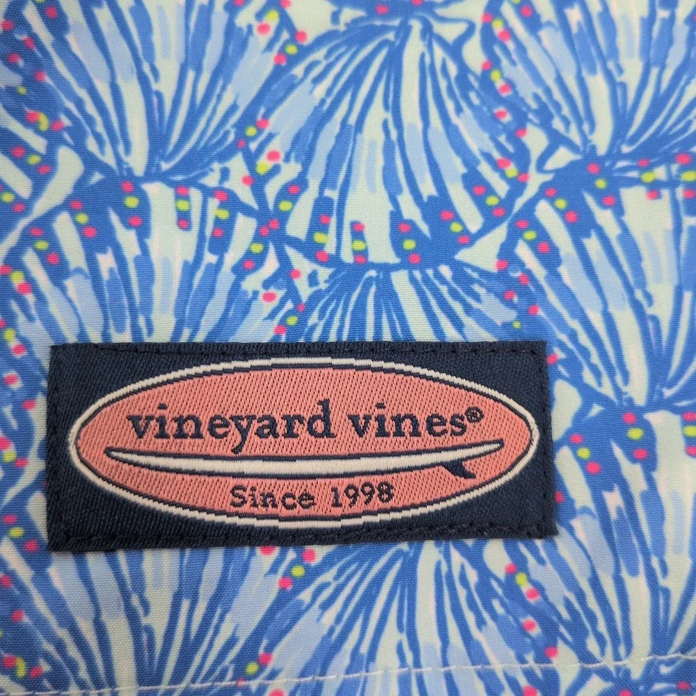 Vineyard Vines Mens Chappy Swim Trunks Blue Seashells Size Large 4.5